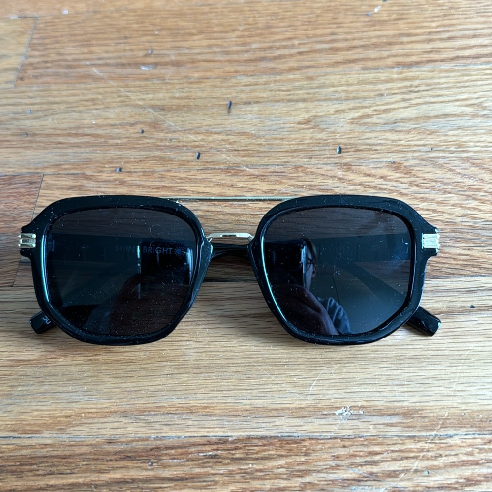 Black aviator sunglasses